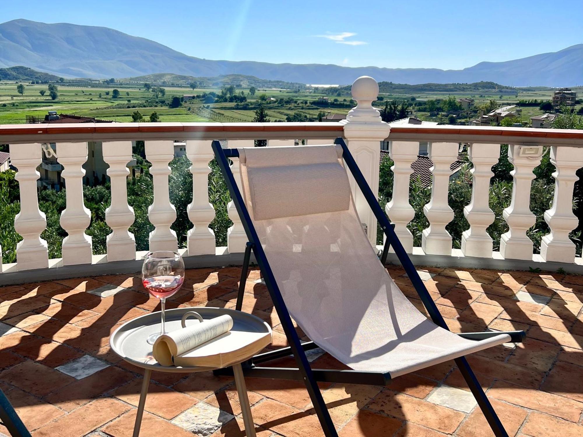 Villa Tragos Vlorë